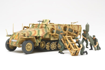 Tamiya 1/48 Mtl.SPW.Sd.kfz 251/1 Ausf.D - "Stuka Zu Fuss"  | TAM32566