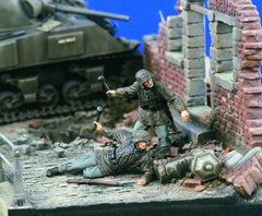 Verlinden 1/35 Sturmtruppen throwing Grenades  | VER1653