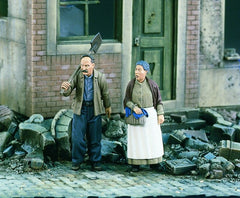 Verlinden 1/35 Farmer & Wife Europe WWII  | VER1909